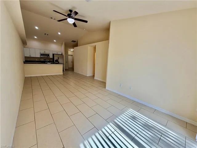 1044 Ne 8th Pl 1104, Cape Coral, Florida 33909
