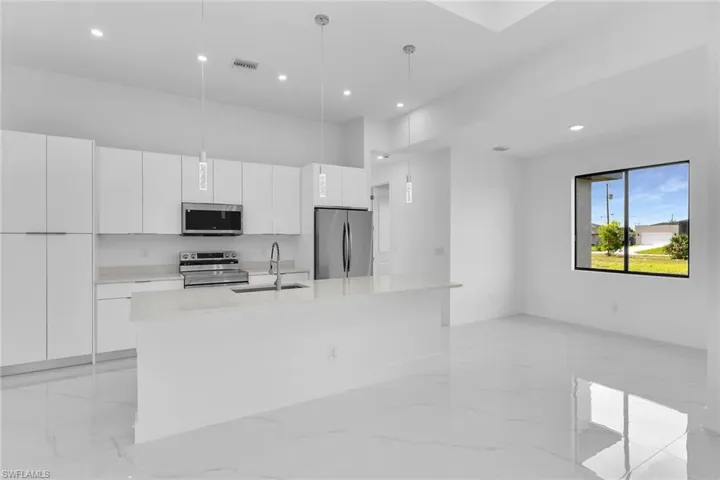 4202 Nw 33rd St, Cape Coral, Florida 33993