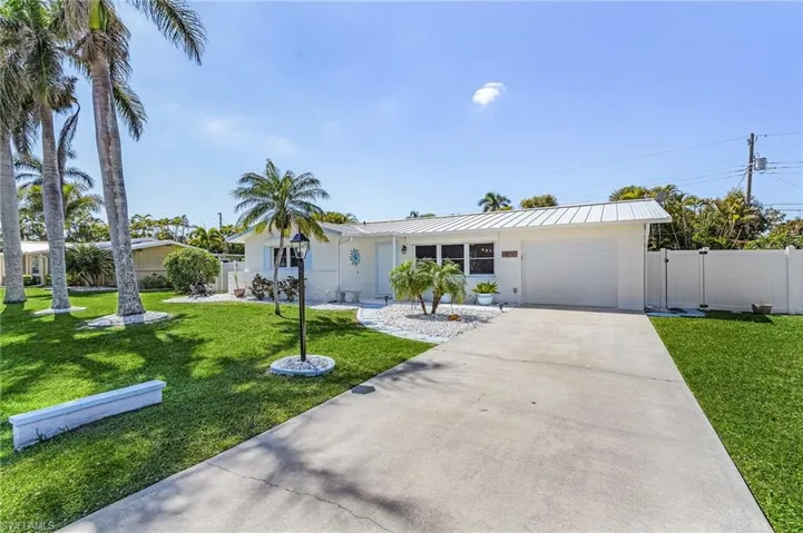 16780  Carmen  AVE, Fort Myers, FL 33956