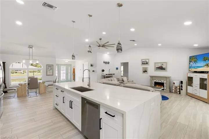 752  Saint Andrews  BLVD, Naples, FL 34113