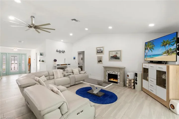 752  Saint Andrews  BLVD, Naples, FL 34113