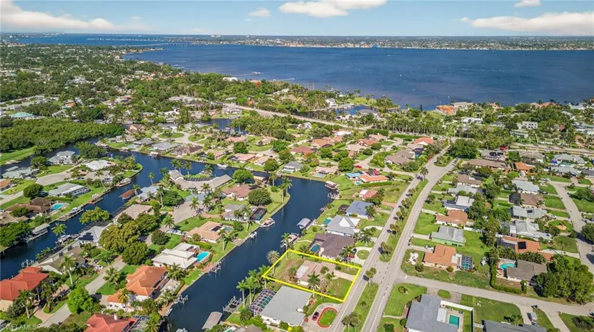 1376  Whiskey Creek  DR, Fort Myers, FL 33919