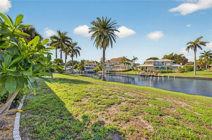 1376  Whiskey Creek  DR, Fort Myers, FL 33919
