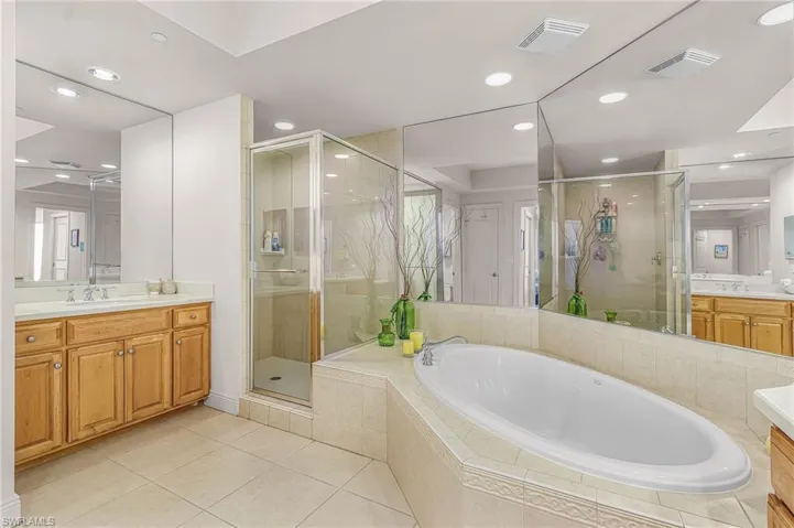 4192 Bay Beach Ln 872, Fort Myers Beach, Florida 33931