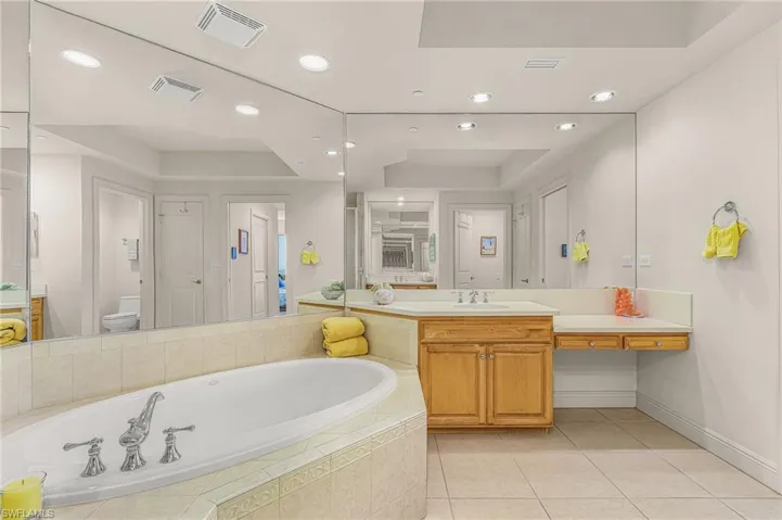 4192 Bay Beach Ln 872, Fort Myers Beach, Florida 33931