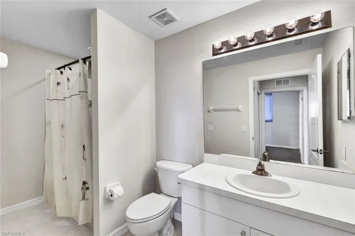 Guest bathroom.