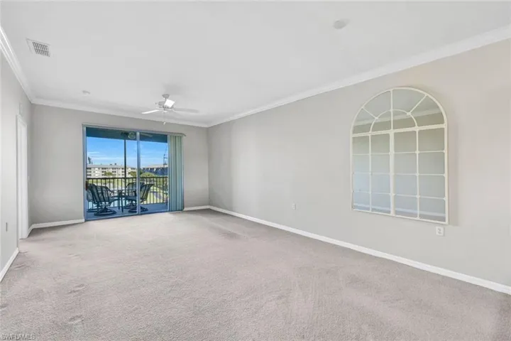 Living room & dining area.