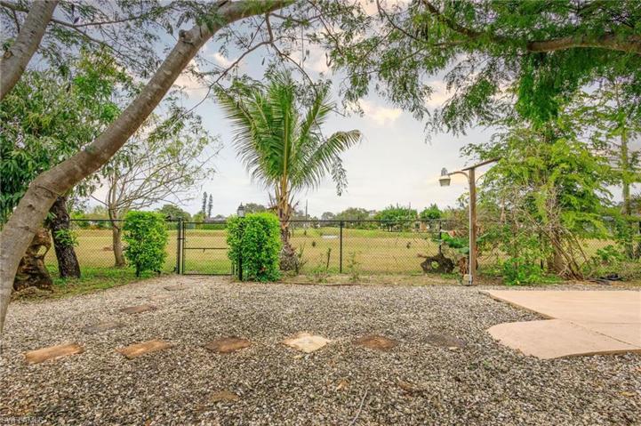 1445 Scenic ST, LEHIGH ACRES FL 33936