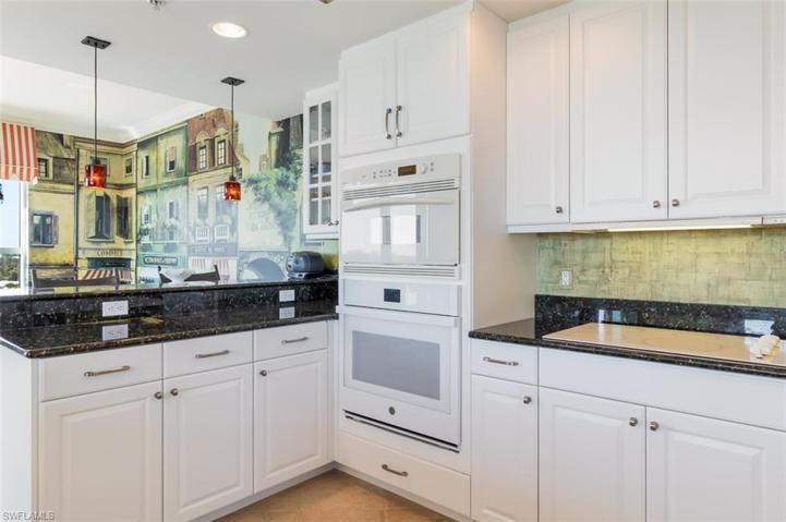 KIT built-in oven and microwave