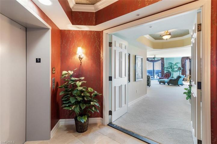 Private elevator foyer