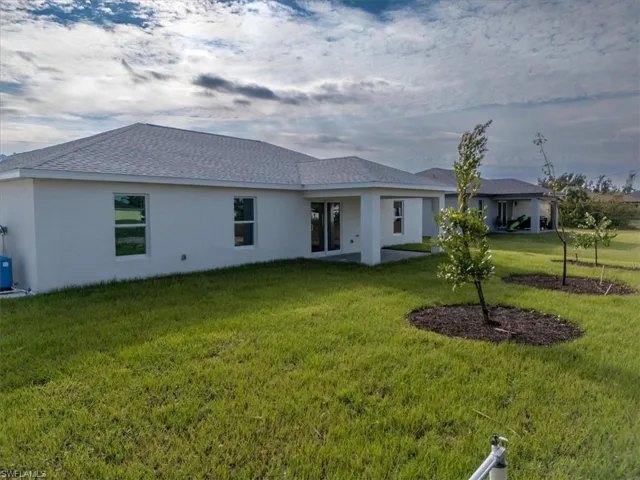 1722 NW 2nd  PL, Cape Coral, FL 33993