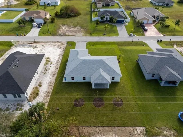 1722 NW 2nd  PL, Cape Coral, FL 33993