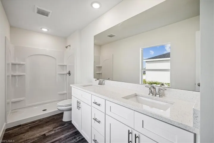 1722 NW 2nd  PL, Cape Coral, FL 33993