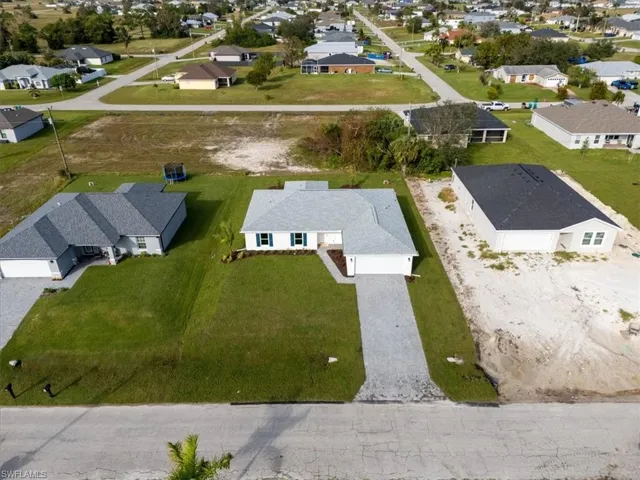 1722 NW 2nd  PL, Cape Coral, FL 33993