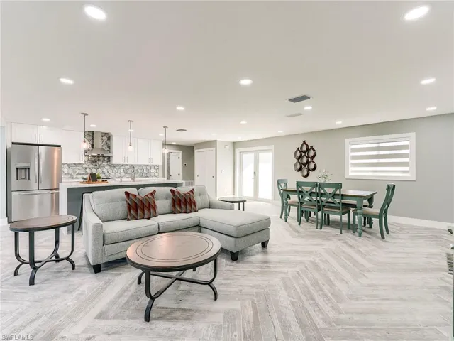 5302 Cortez Ct, Cape Coral, Florida 33904