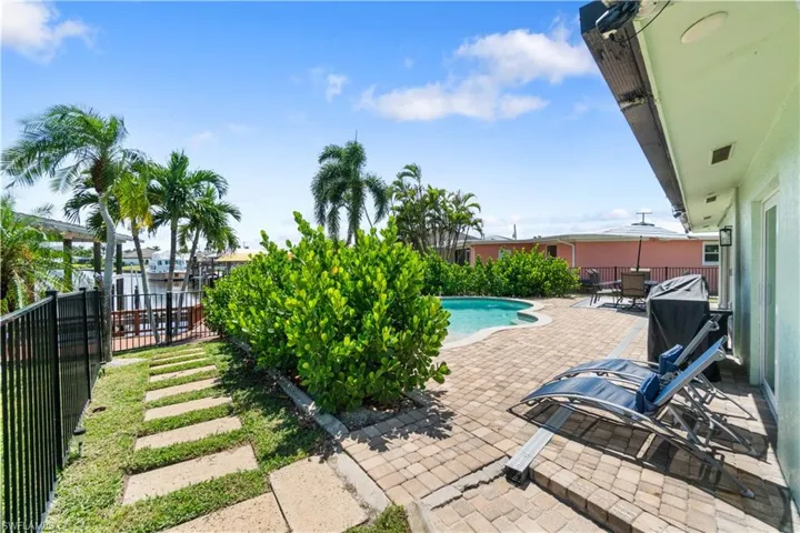 5161 Williams Dr, Fort Myers Beach, Florida 33931