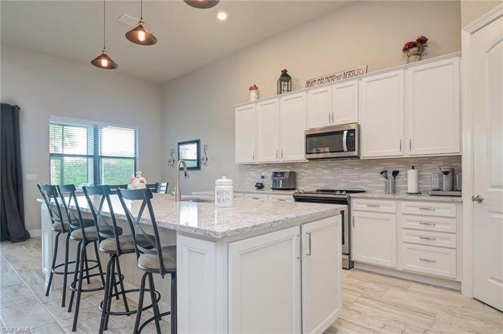 Large island with quartz countertop
