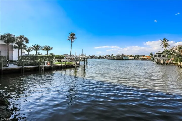 450  Launch  CIR, Naples, FL 34108