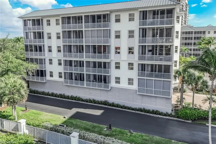 450  Launch  CIR, Naples, FL 34108