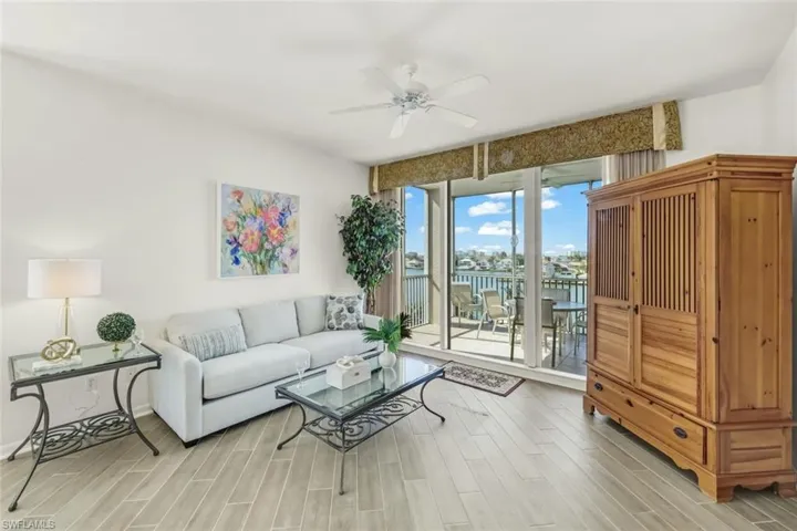 450  Launch  CIR, Naples, FL 34108
