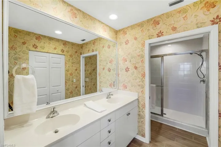 450  Launch  CIR, Naples, FL 34108