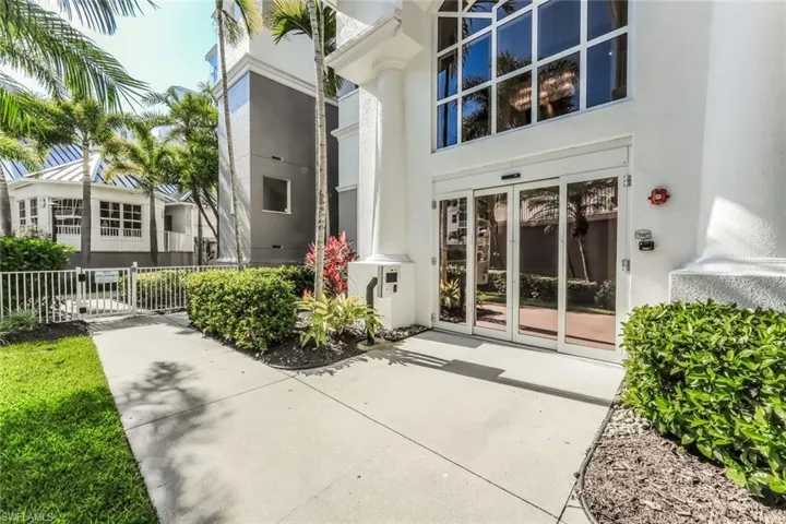 450  Launch  CIR, Naples, FL 34108