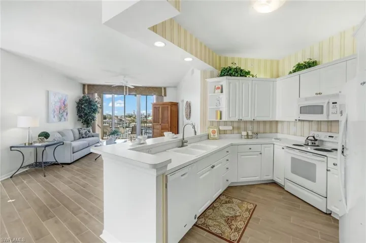 450  Launch  CIR, Naples, FL 34108
