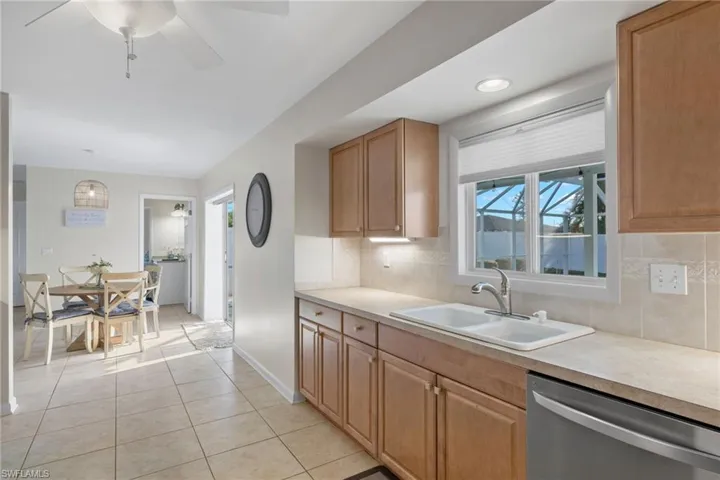 702 Se 42nd Ln, Cape Coral Fl 33904
