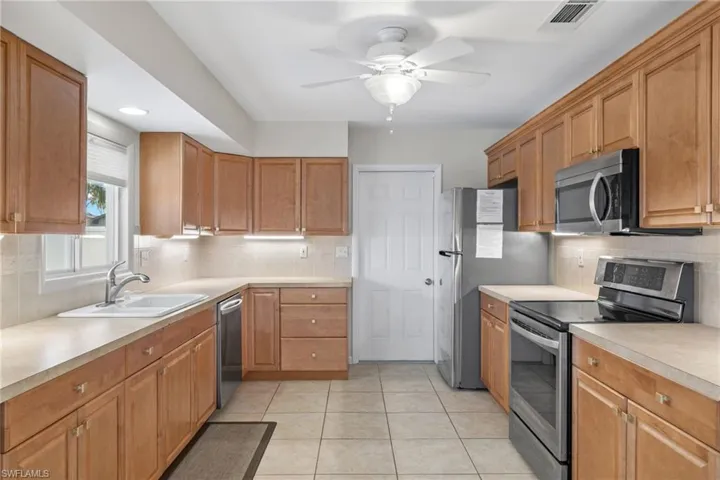 702 Se 42nd Ln, Cape Coral Fl 33904