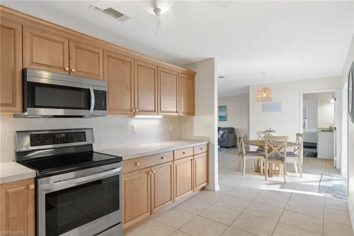 702 Se 42nd Ln, Cape Coral Fl 33904