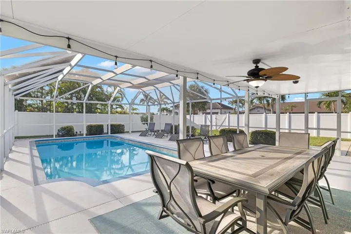 702 Se 42nd Ln, Cape Coral Fl 33904