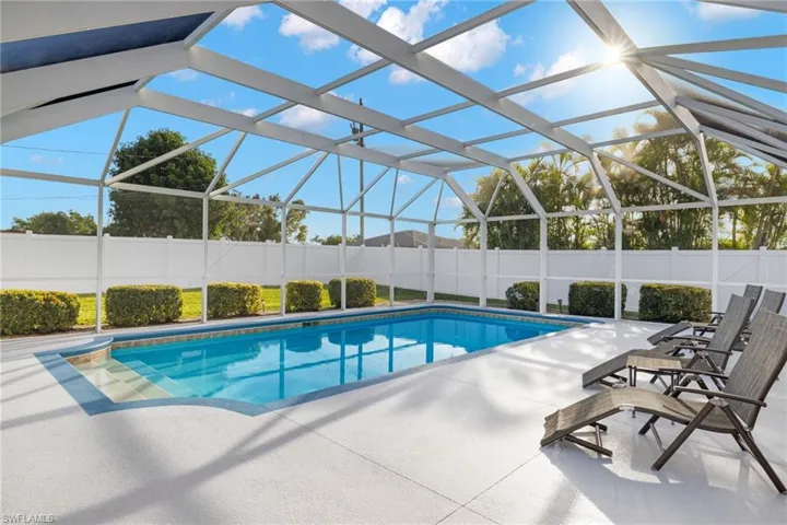 702 Se 42nd Ln, Cape Coral Fl 33904