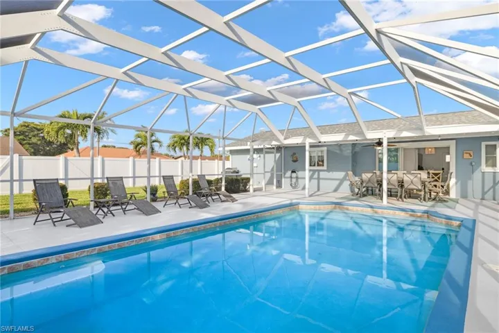 702 Se 42nd Ln, Cape Coral Fl 33904
