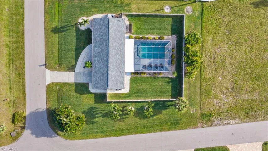 702 Se 42nd Ln, Cape Coral Fl 33904