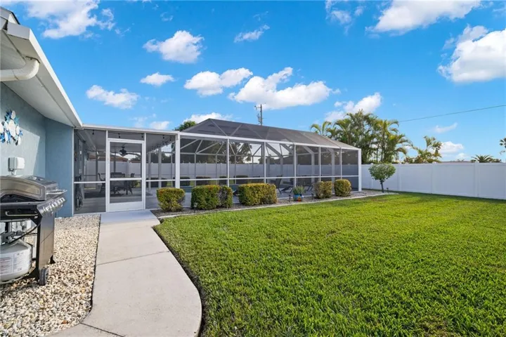 702 Se 42nd Ln, Cape Coral Fl 33904