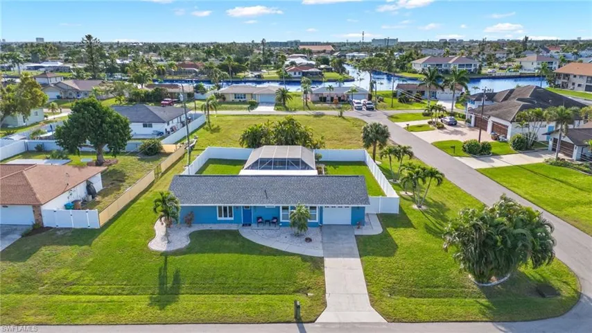 702 Se 42nd Ln, Cape Coral Fl 33904