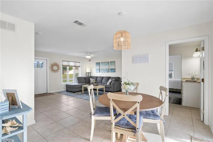 702 Se 42nd Ln, Cape Coral Fl 33904