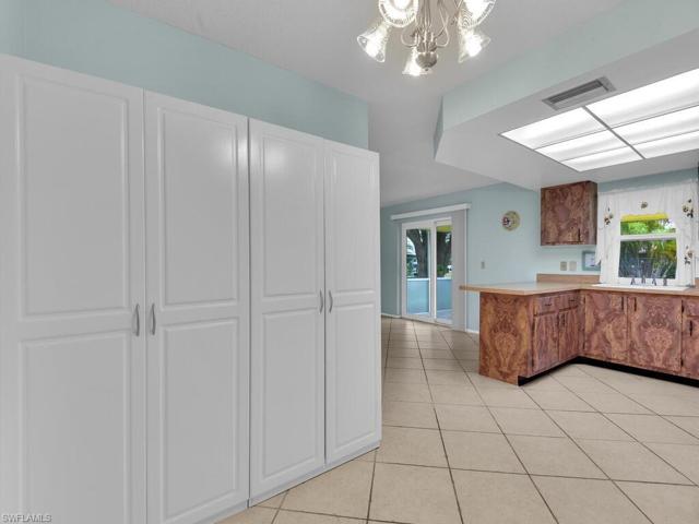 Breakfast Nook & Kitchen