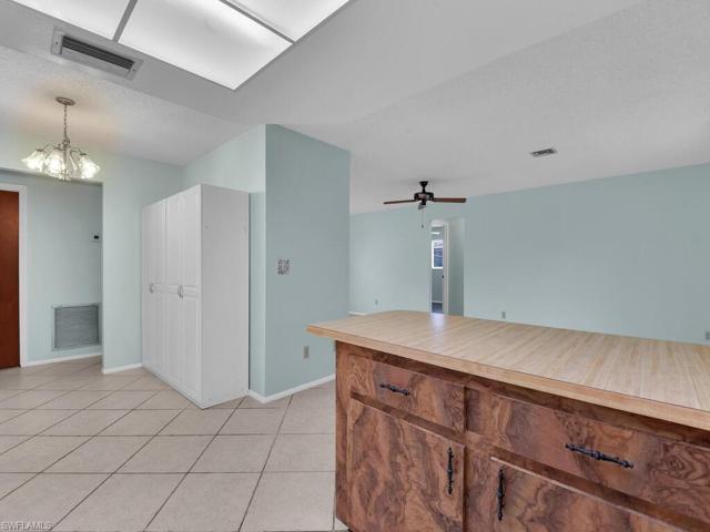 Kitchen & Breakfast Nook