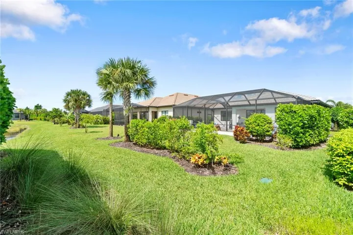 Tropical landscaping for beauty and privacy
