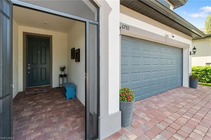 screened Front entrance