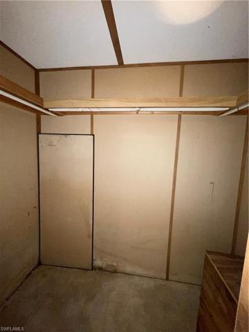 Walk in closet