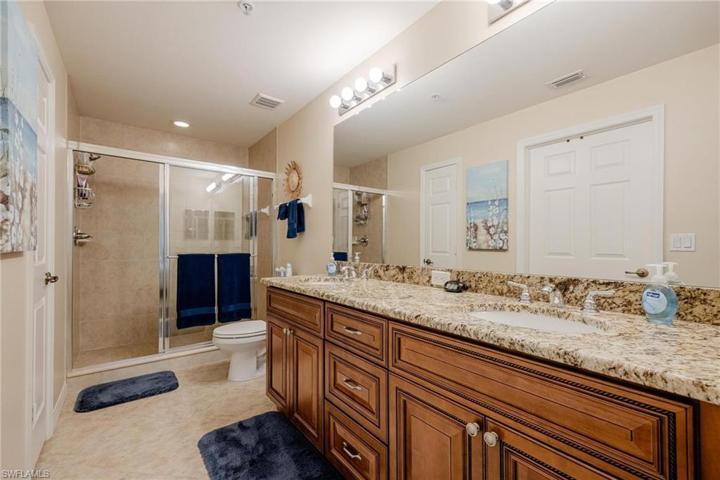 1076 Winding Pines CIR # 207, CAPE CORAL FL 33909