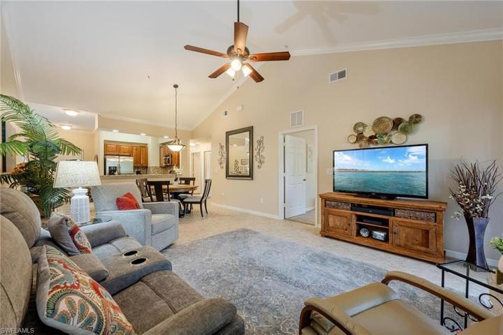 1076 Winding Pines CIR # 207, CAPE CORAL FL 33909
