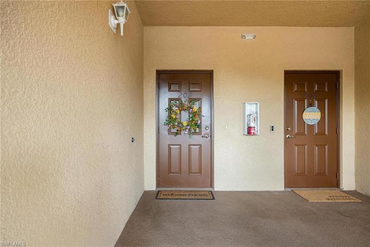 1076 Winding Pines CIR # 207, CAPE CORAL FL 33909