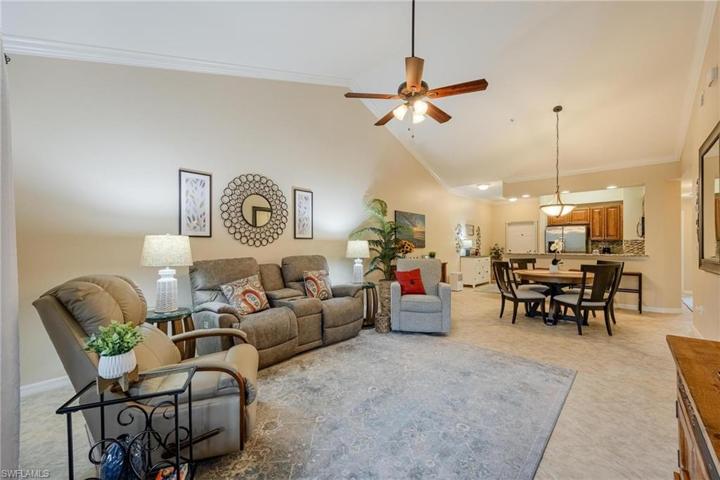 1076 Winding Pines CIR # 207, CAPE CORAL FL 33909
