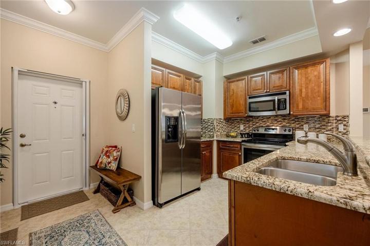 1076 Winding Pines CIR # 207, CAPE CORAL FL 33909