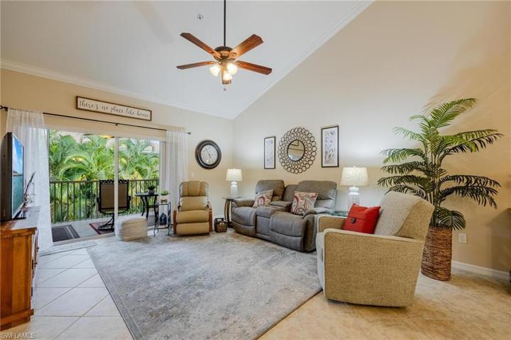 1076 Winding Pines CIR # 207, CAPE CORAL FL 33909