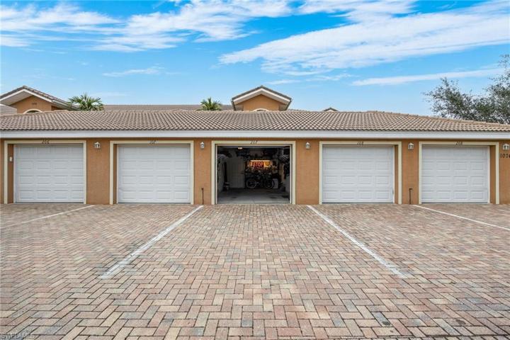 1076 Winding Pines CIR # 207, CAPE CORAL FL 33909