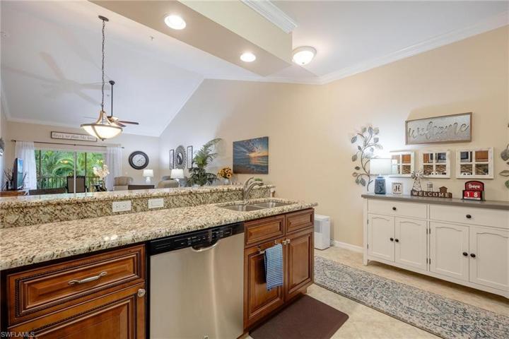 1076 Winding Pines CIR # 207, CAPE CORAL FL 33909